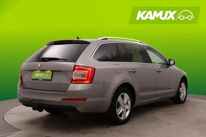 Käytetty Skoda Octavia Style 184 HP (135 kW) 2016 Ruskea Viistoperä