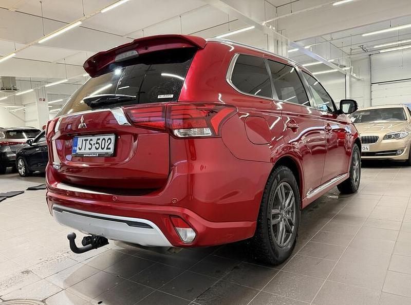 Käytetty Mitsubishi Outlander P-HEV Active 135 HP (99 kW) 2020 Punainen Katumaasturi