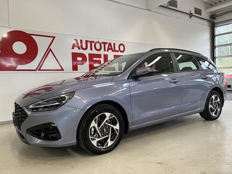 Met. sininen Käytetty 2024 Hyundai i30 Comfort Farmari | 28 490 € (Kallis) - Kuva 1/4