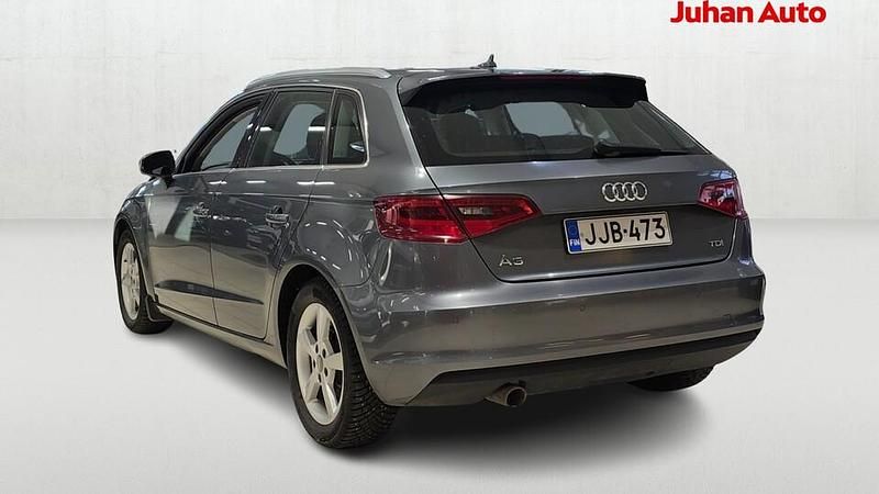 Käytetty Audi A3 Sportback Business 105 HP (77 kW) 2014 Harmaa Viistoperä