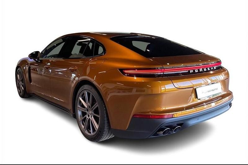 Käytetty Porsche Panamera 4 471 HP (346 kW) 2024 Oranssi Sedan