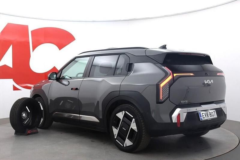 Käytetty Kia EV3 Inspiration 150 kW (204 HP) 2024 Harmaa Katumaasturi