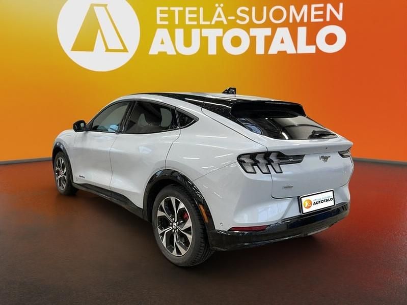 Käytetty Ford Mustang Mach-E Premium 197 kW (269 HP) 2023 Valkoinen Katumaasturi