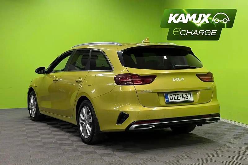 Käytetty Kia Ceed Sportswagon Premium 105 HP (77 kW) 2021 Keltainen / beige Farmari