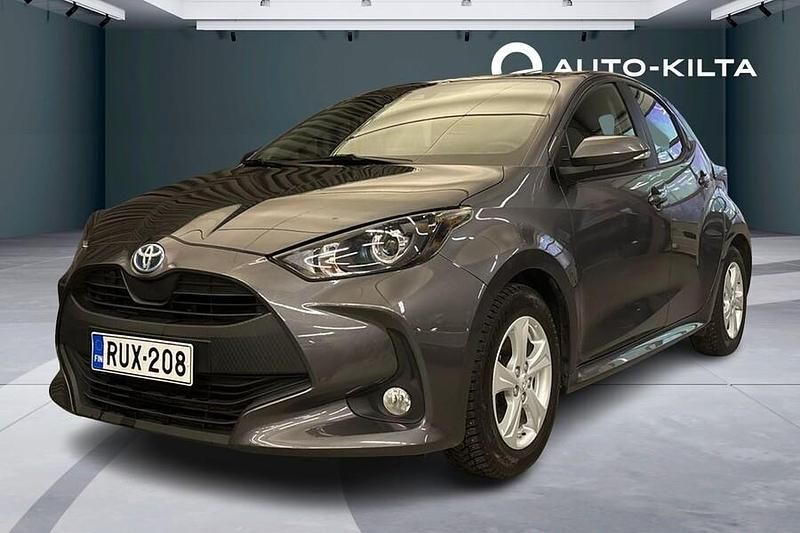 Met. harmaa Käytetty 2023 Toyota Yaris Hybrid Active Viistoperä | 20 750 € (Perustarjous) - Kuva 1/4