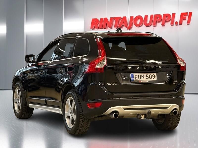 Käytetty Volvo XC60 R-Design 215 HP (158 kW) 2013 Katumaasturi