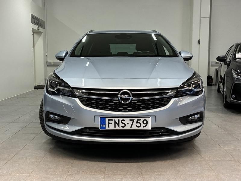 Käytetty Opel Astra Innovation 150 HP (110 kW) 2019 Hopea Farmari