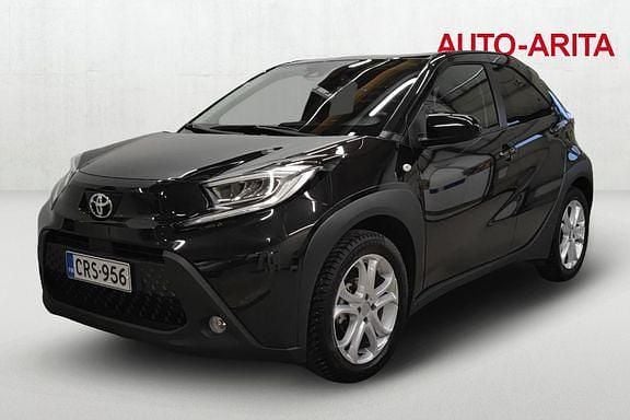 Musta Käytetty 2024 Toyota Aygo X Multidrive S Katumaasturi | 17 900 € (Hieman kallis) - Kuva 1/4