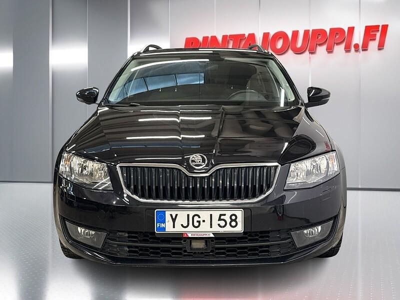 Käytetty Skoda Octavia Ambition 116 HP (85 kW) 2016 Musta Viistoperä