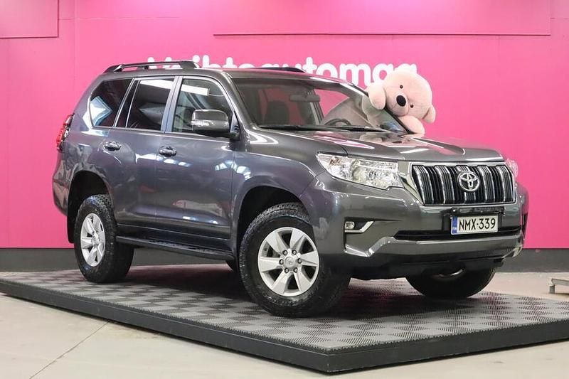 Käytetty 2023 Toyota Land Cruiser Active Katumaasturi | 84 900 € (Kallis) - Kuva 1/4