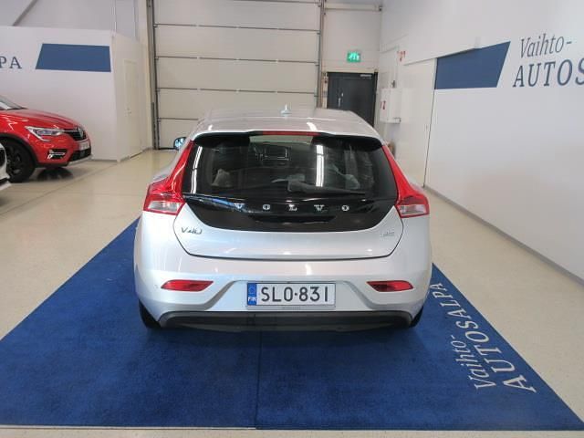 Käytetty Volvo V40 Ocean Race 114 HP (83 kW) 2015 Harmaa Farmari