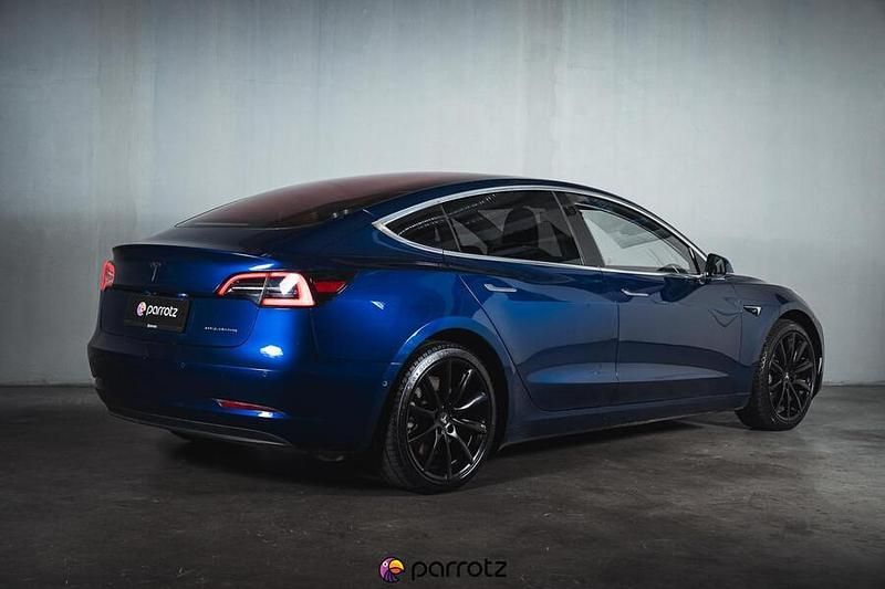 Käytetty Tesla Model 3 324 kW (441 HP) 2019 Sedan