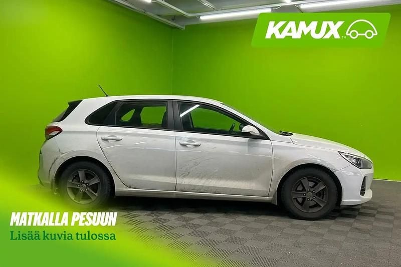 Käytetty Hyundai i30 140 HP (102 kW) 2018 Valkoinen Sedan