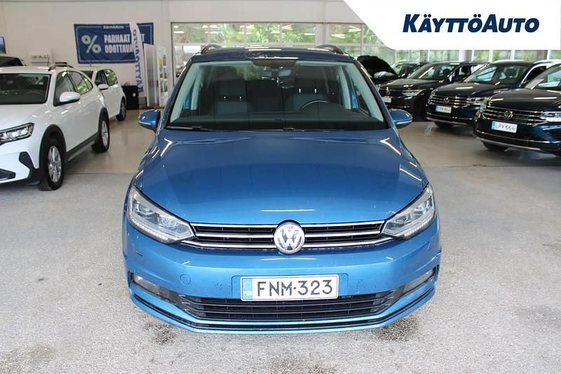 Käytetty VW Touran Comfortline 116 HP (85 kW) 2019 Sininen Tila-auto