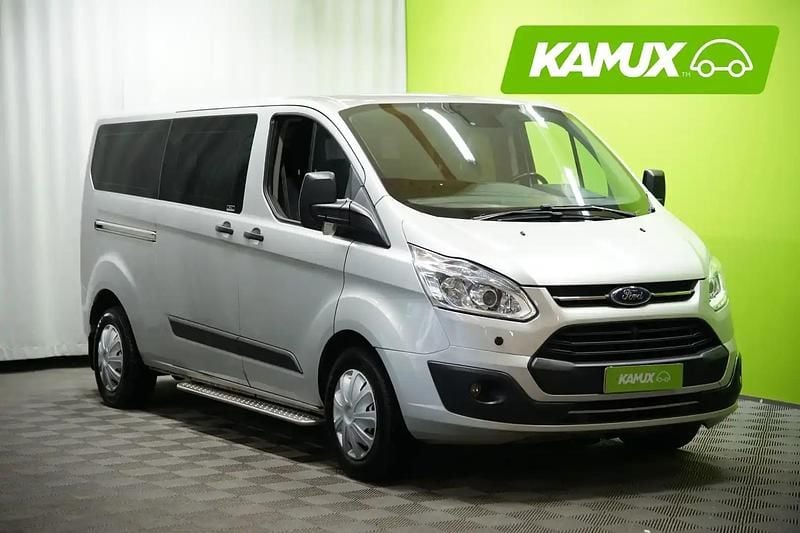 Käytetty Ford Tourneo Trend 131 HP (96 kW) 2017 Hopea / harmaa Tila-auto
