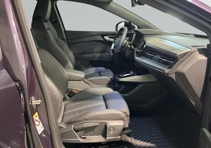 Käytetty Audi Q4 e-tron Sport 219 kW (299 HP) 2022 Violetti Katumaasturi