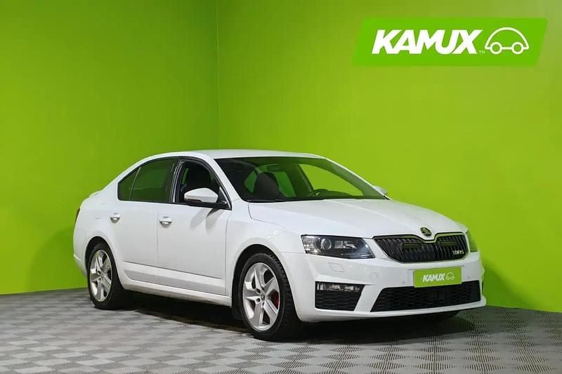 Valkoinen Käytetty 2017 Skoda Octavia RS Sedan | 14 190 € (Supertarjous) - Kuva 1/4