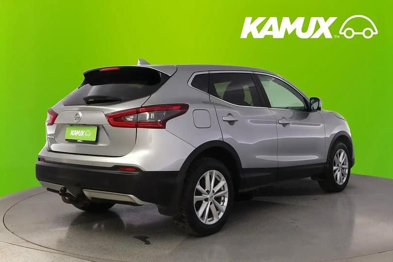 Käytetty Nissan Qashqai N-Connecta 159 HP (116 kW) 2019 Hopea / harmaa Katumaasturi