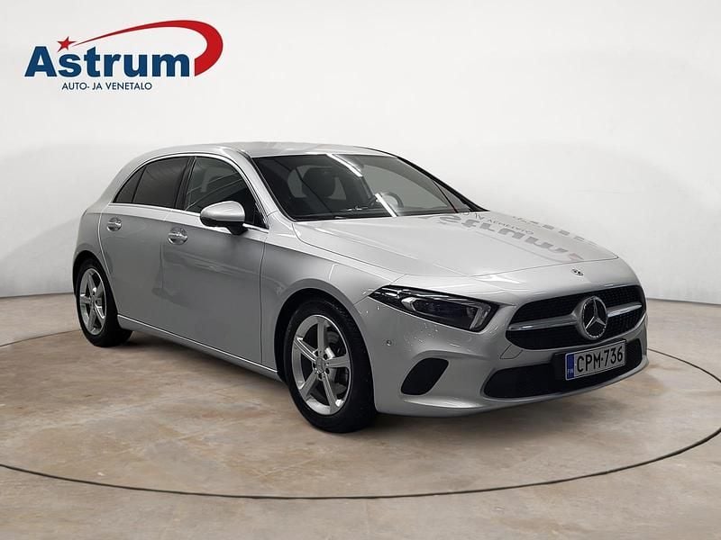 Käytetty Mercedes A200 Business 163 HP (119 kW) 2021 Harmaa Viistoperä