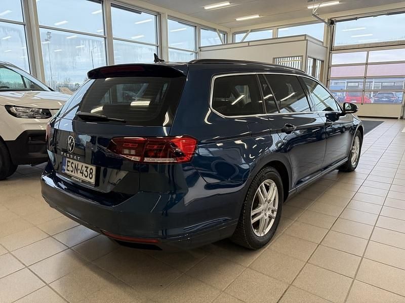 Käytetty VW Passat Comfortline 150 HP (110 kW) 2023 Sininen Farmari