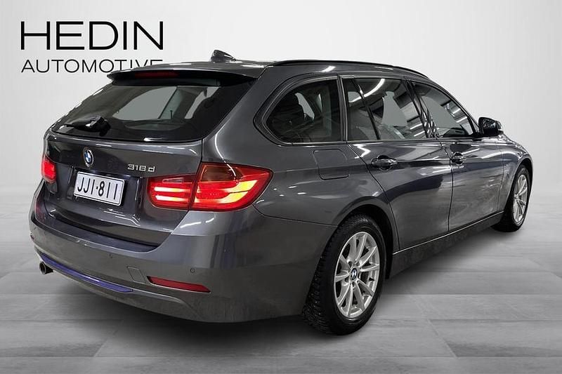 Käytetty BMW 318 Sport Line 143 HP (105 kW) 2014 Harmaa Farmari