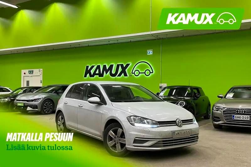 Valkoinen Käytetty 2019 VW Golf Comfortline Sedan | 14 990 € (Perustarjous) - Kuva 1/4