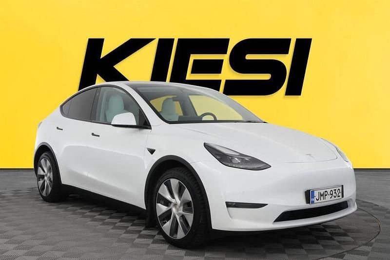 Käytetty 2022 Tesla Model Y Katumaasturi | 31 590 € (Perustarjous) - Kuva 1/3