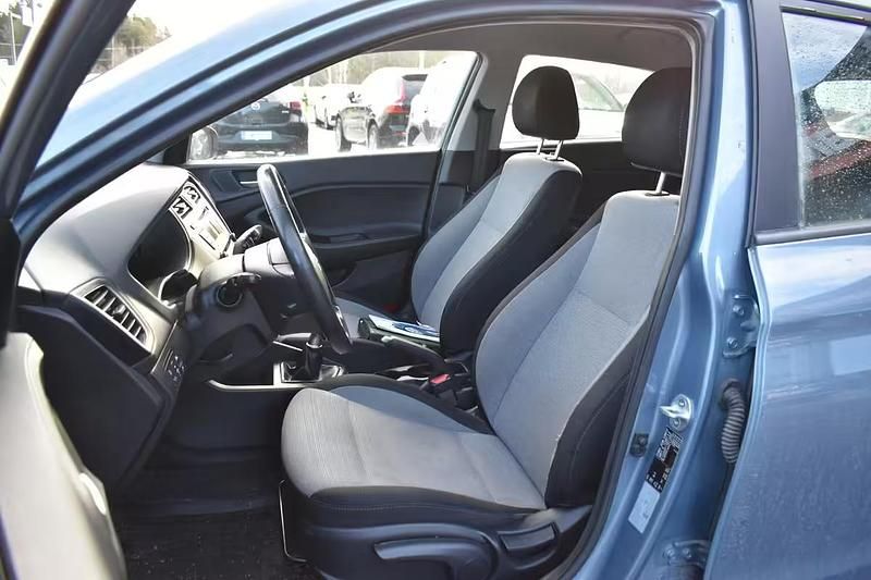 Käytetty Hyundai i20 Comfort 101 HP (74 kW) 2016 Viistoperä