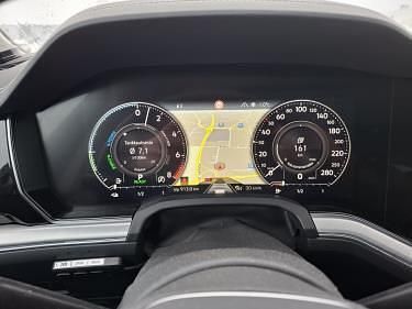 Käytetty VW Touareg Elegance 381 HP (280 kW) 2022 Ruskea Katumaasturi