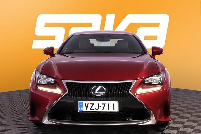 Käytetty Lexus RC300h 181 HP (133 kW) 2017 Coupe - kaksiovinen
