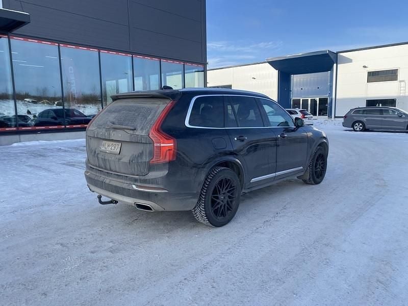 Käytetty Volvo XC90 Inscription 235 HP (172 kW) 2019 Katumaasturi
