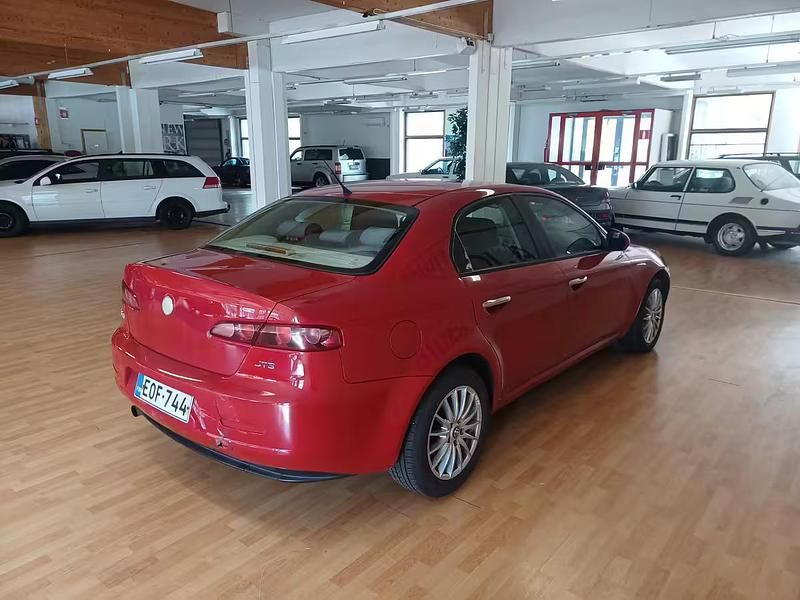 Käytetty Alfa Romeo 159 160 HP (117 kW) 2006 Punainen Sedan