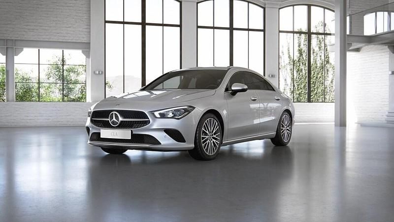 Valkoinen Käytetty 2023 Mercedes E250 Advanced Coupe - kaksiovinen | 33 900 € (Hieman kallis) - Kuva 1/4