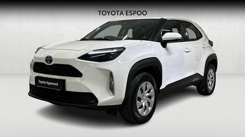 Käytetty Toyota Yaris Cross Active 116 HP (85 kW) 2022 Valkoinen Katumaasturi
