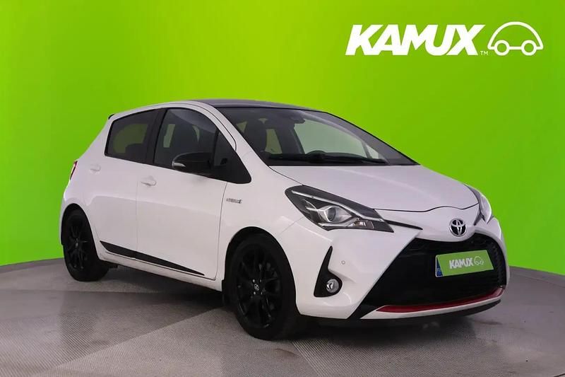 Valkoinen Käytetty 2019 Toyota Yaris Hybrid Sport Tila-auto | 14 890 € - Kuva 1/4