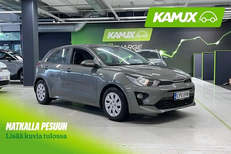 Käytetty Kia Rio LX 84 HP (61 kW) 2021 Vihreä Sedan