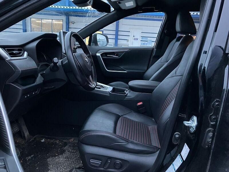 Käytetty Toyota RAV4 185 HP (136 kW) 2021 Katumaasturi