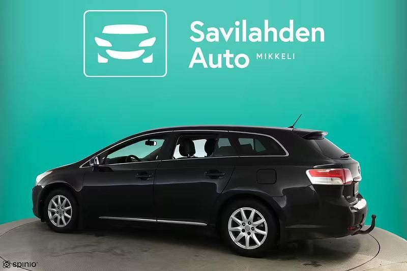 Käytetty Toyota Avensis Edition 126 HP (92 kW) 2011 Musta Farmari