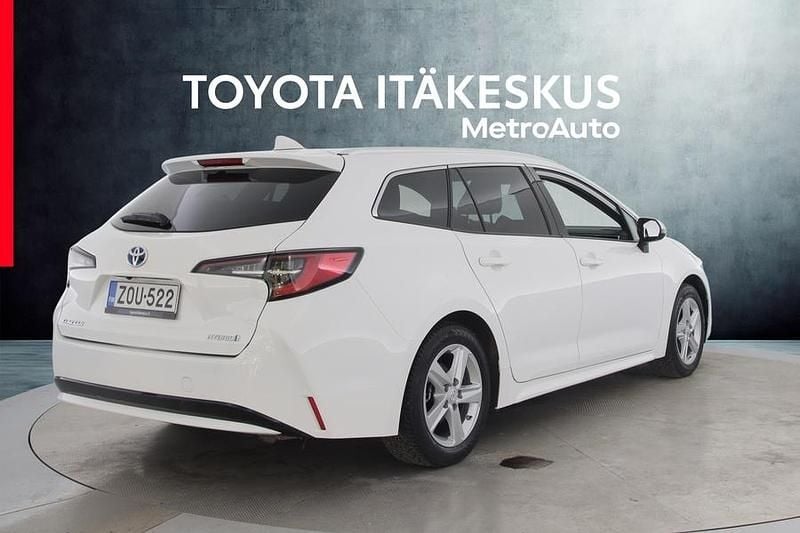 Käytetty Toyota Corolla Edition 122 HP (89 kW) 2023 Valkoinen Farmari