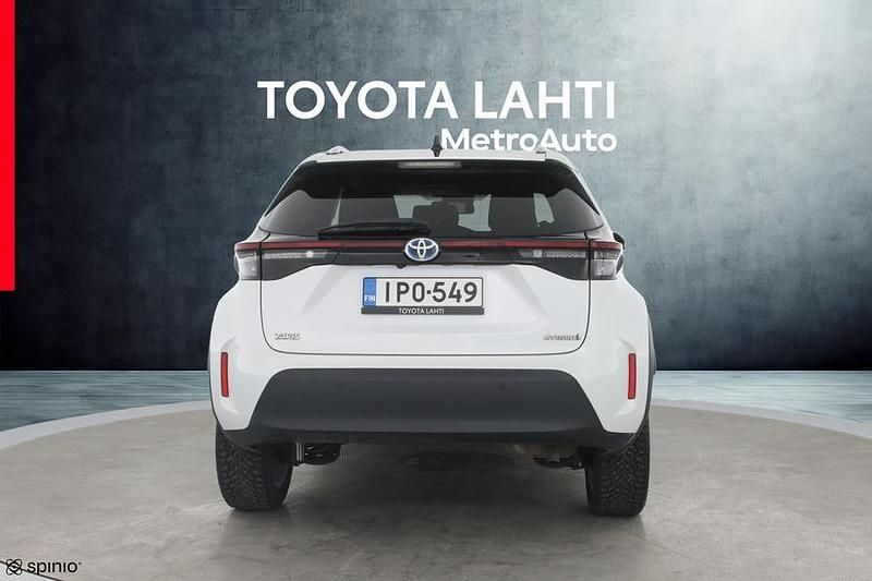 Käytetty Toyota Yaris Cross 116 HP (85 kW) 2022 Valkoinen Katumaasturi