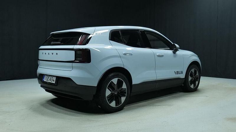 Käytetty Volvo EX30 Core 200 kW (272 HP) 2025 Katumaasturi