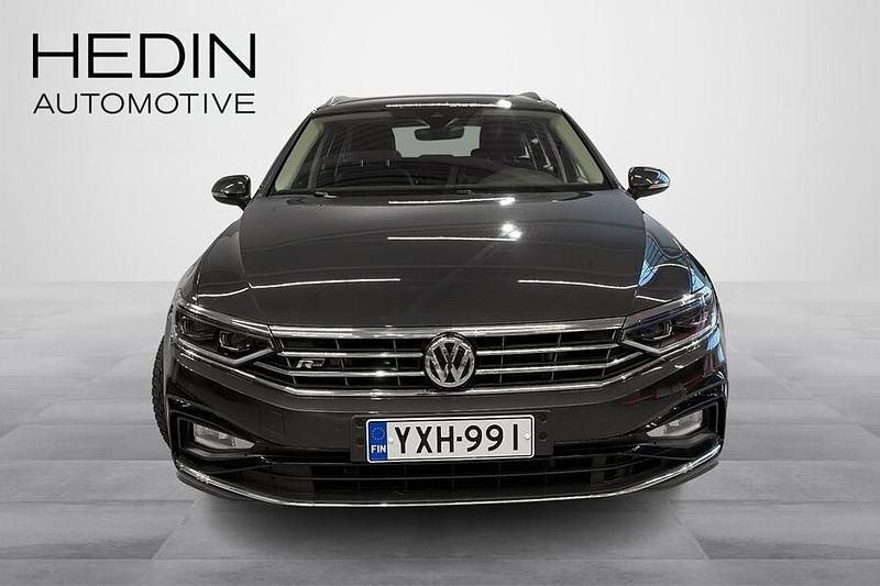 Käytetty VW Passat R-line 272 HP (200 kW) 2020 Harmaa Farmari