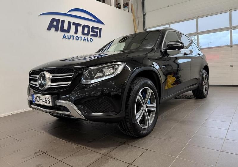 Musta Käytetty 2017 Mercedes GLC350 Business Katumaasturi | 19 770 € (Perustarjous) - Kuva 1/4