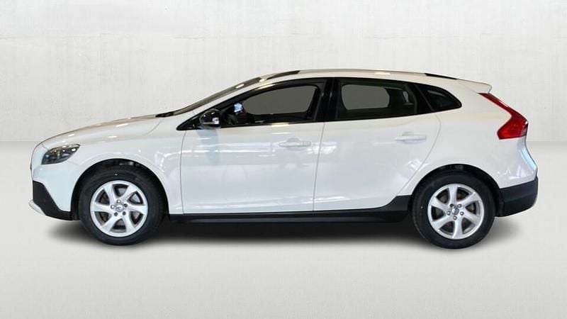 Käytetty Volvo V40 Business Edition 114 HP (83 kW) 2013 Valkoinen Viistoperä