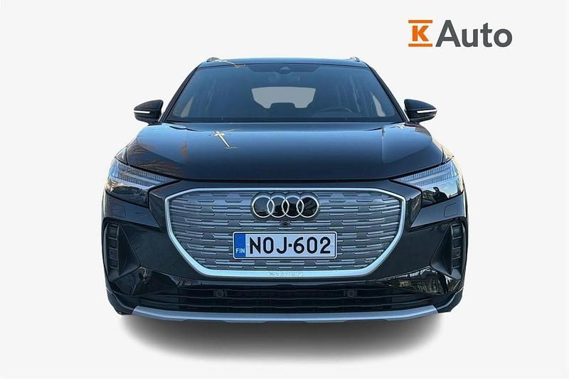 Uusi Audi Q4 e-tron Comfort 207 kW (282 HP) 2026 Musta Katumaasturi