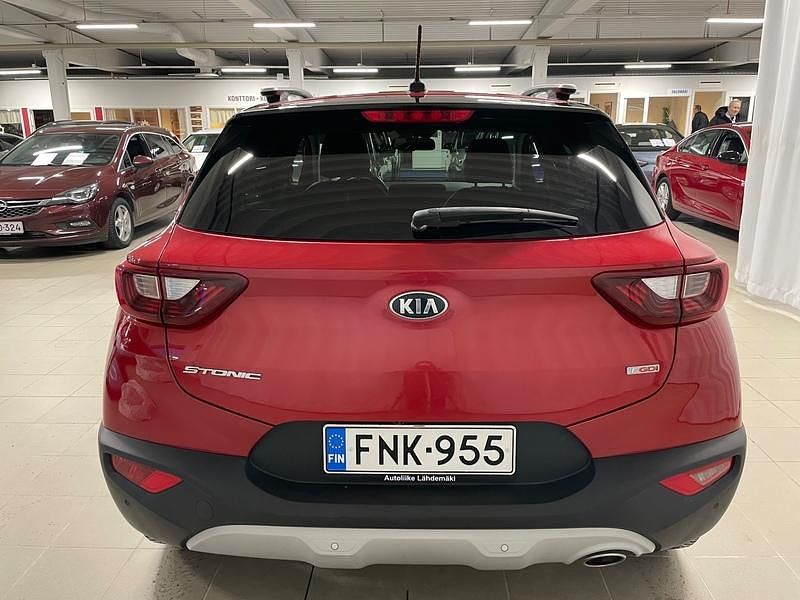 Käytetty Kia Stonic EX 120 HP (88 kW) 2018 Punainen Katumaasturi