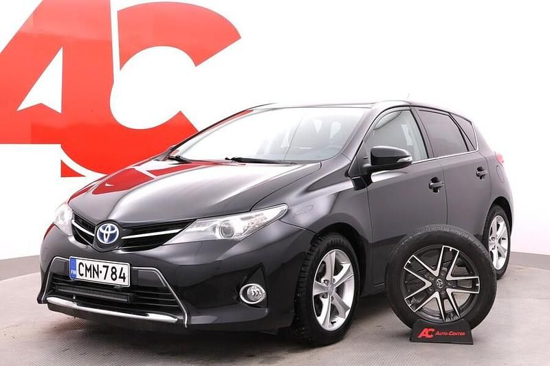 Käytetty Toyota Auris Hybrid Active 99 HP (72 kW) 2015 Musta Viistoperä