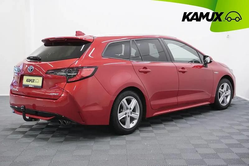 Käytetty Toyota Corolla Style 250 HP (183 kW) 2020 Punainen Sedan