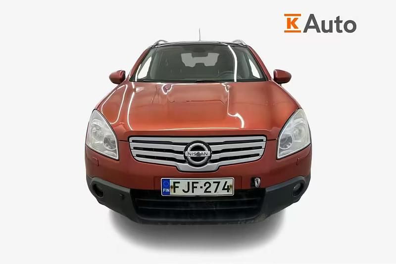 Käytetty Nissan Qashqai +2 Acenta 102 HP (75 kW) 2009 Punainen Katumaasturi