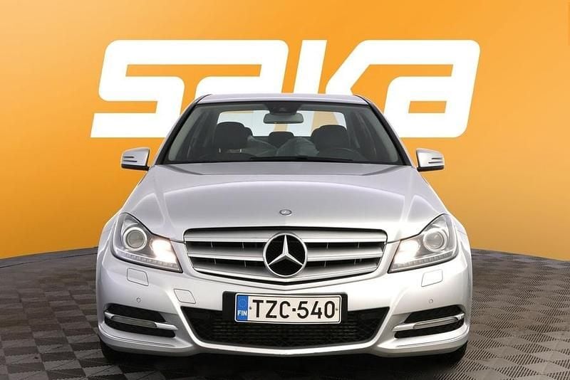 Käytetty Mercedes C180 Business 120 HP (88 kW) 2014 Sedan